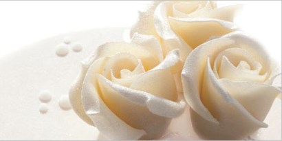 Chocolate roses for cakes