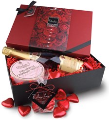 Valentines Champagne & Chocolate Hamper