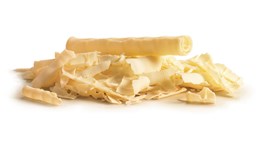 Whit chocolate shavings
