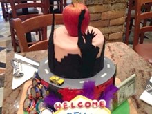 las vegas and new york themed cake