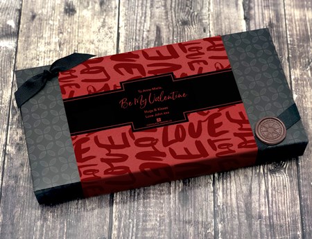 18 Box - Red Love Lettering