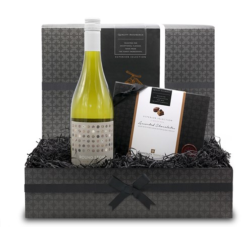Milk Chocolate & White Wine Small Gift Hamper - Chocolate Trading Co