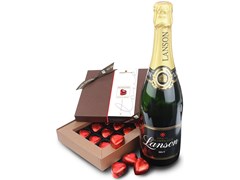 Hearts gift box with champagne